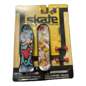 Combo Pack Set of 2 Skate Finger Skateboard Wheels Screws & Mini Screwdriver Toy